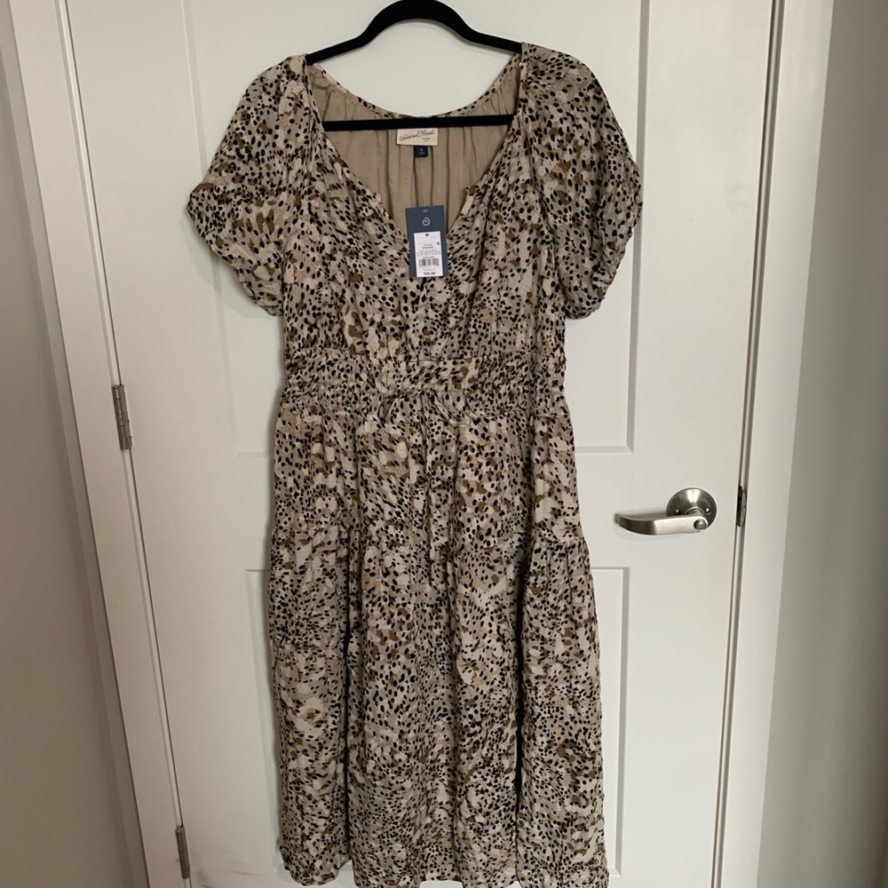 Universal Thread Spotted Blouse in Cream and Black (NEW) size M